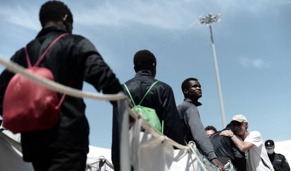 Migrantes del 'Aquarius' a su llegada al puerto de Valencia el pasado domingo.