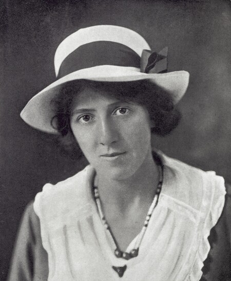 Marie Stopes At The Time Of The Marriage With Mr H V Roe Wellcome M0017375 28cropped 29