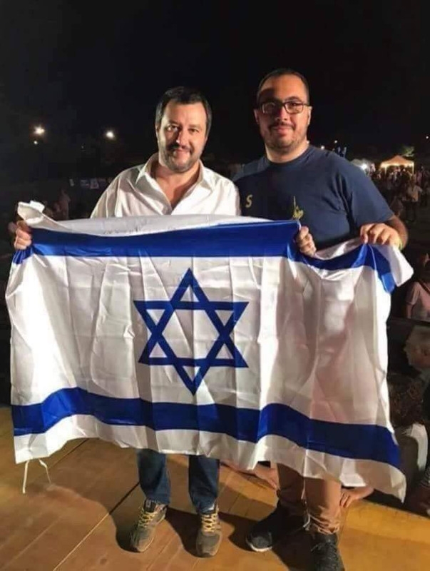 Salvini_ondeando_la_bandera_de_Israel.jp